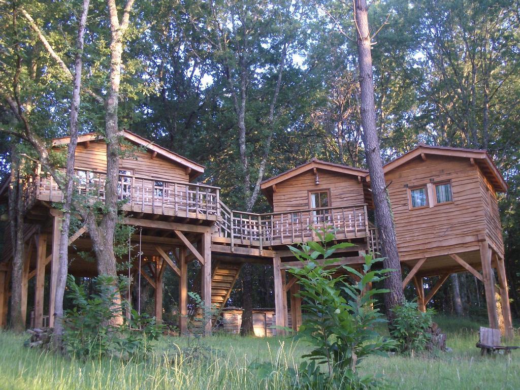 Les Cabanes Du Tertre Urval Exterior photo